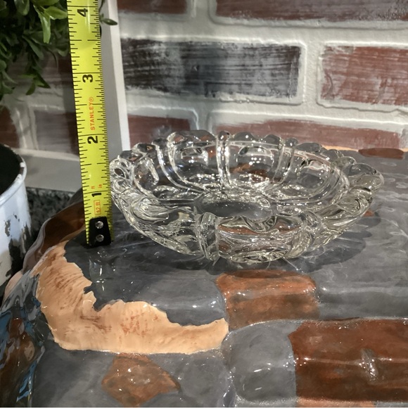 Vintage Clear Glass Ashtray - Excellent gently used condition - 9 Cigarette Slot - Picture 9 of 10
